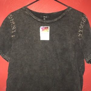 Unique darling shirt with metal rings- so cute! ❤️